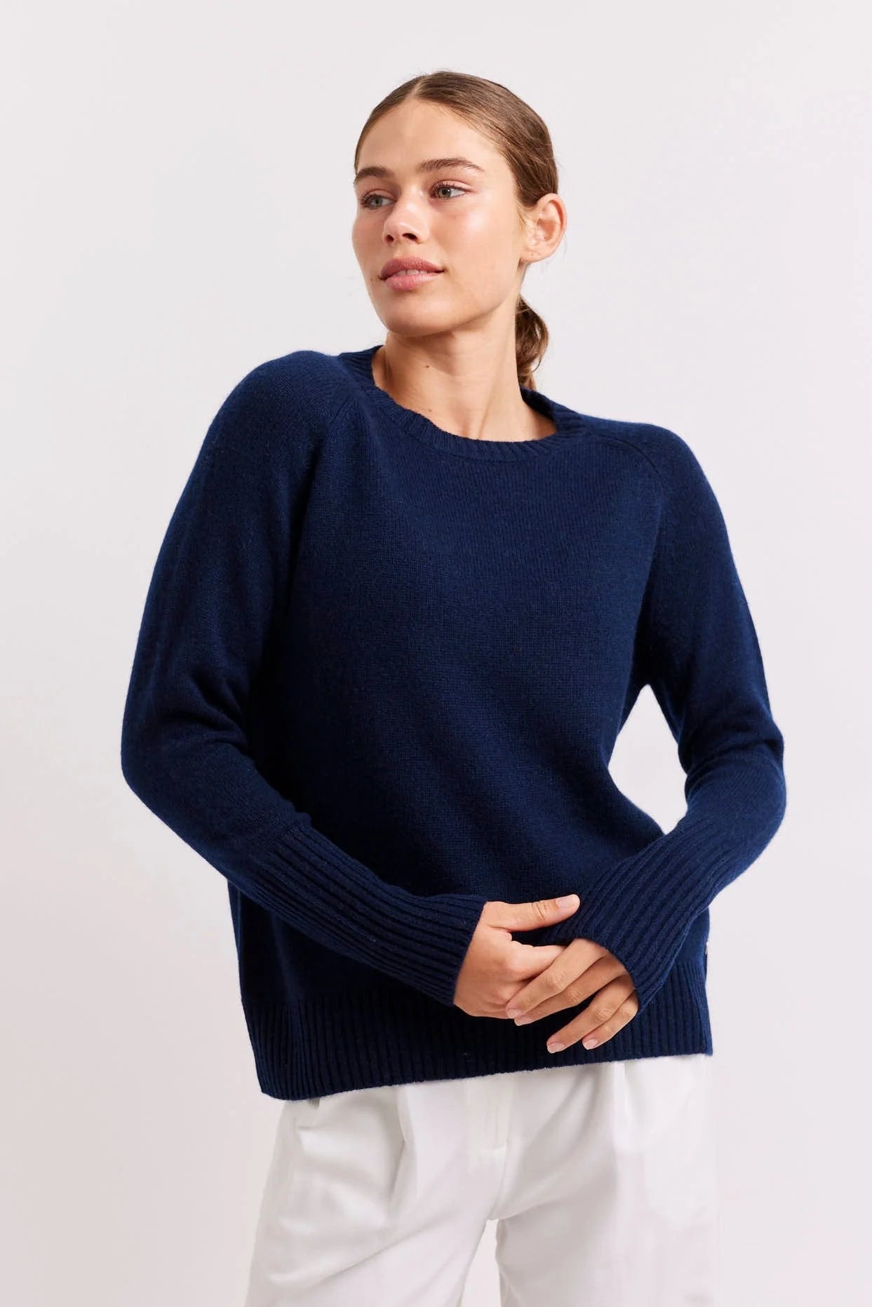 FIFI CREW SWEATER || Navy