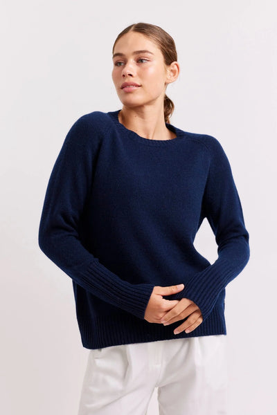 FIFI CREW SWEATER || Navy